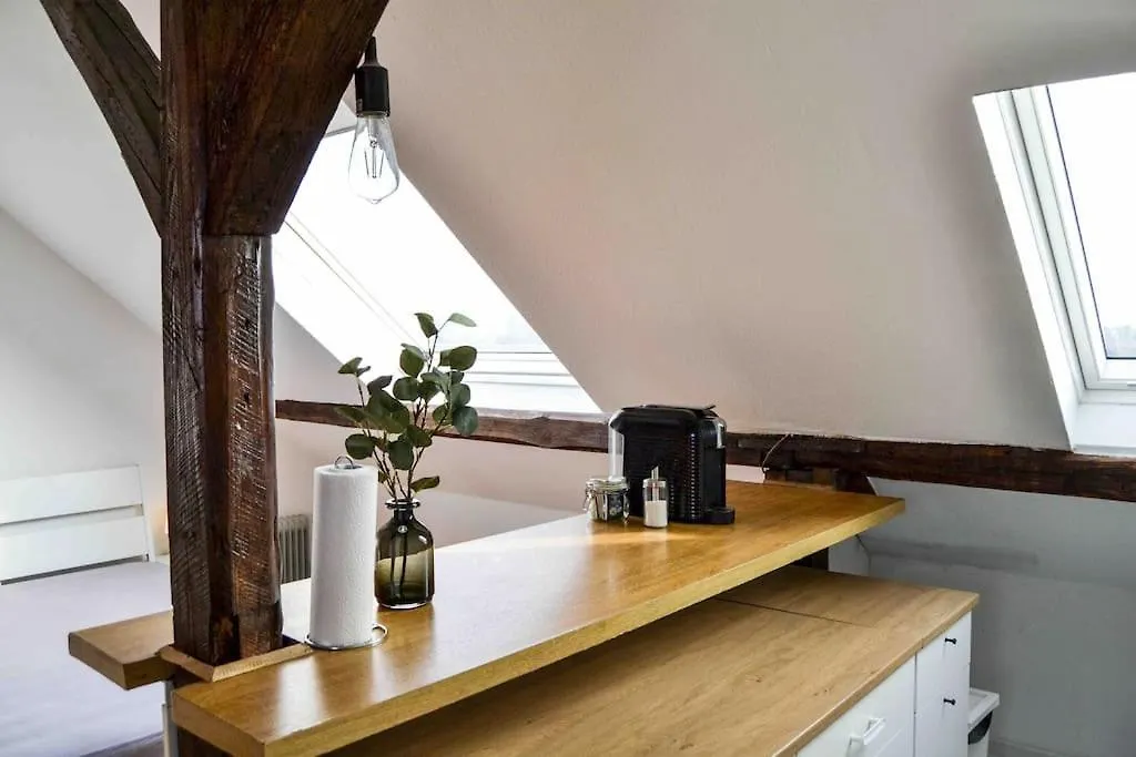Schoene Dachgeschosswohnung Nahe Koeln