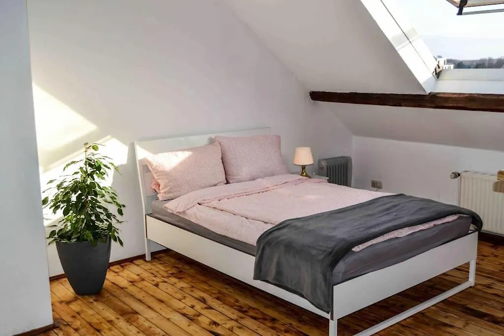 Apartment Schoene Dachgeschosswohnung Nahe Koeln