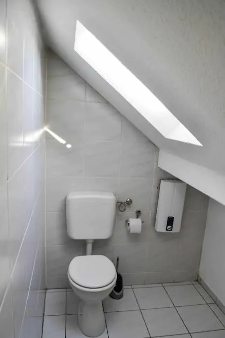 Schoene Dachgeschosswohnung Nahe Koeln