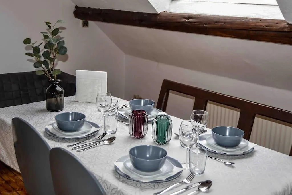 Schoene Dachgeschosswohnung Nahe Koeln 0*, Cologne