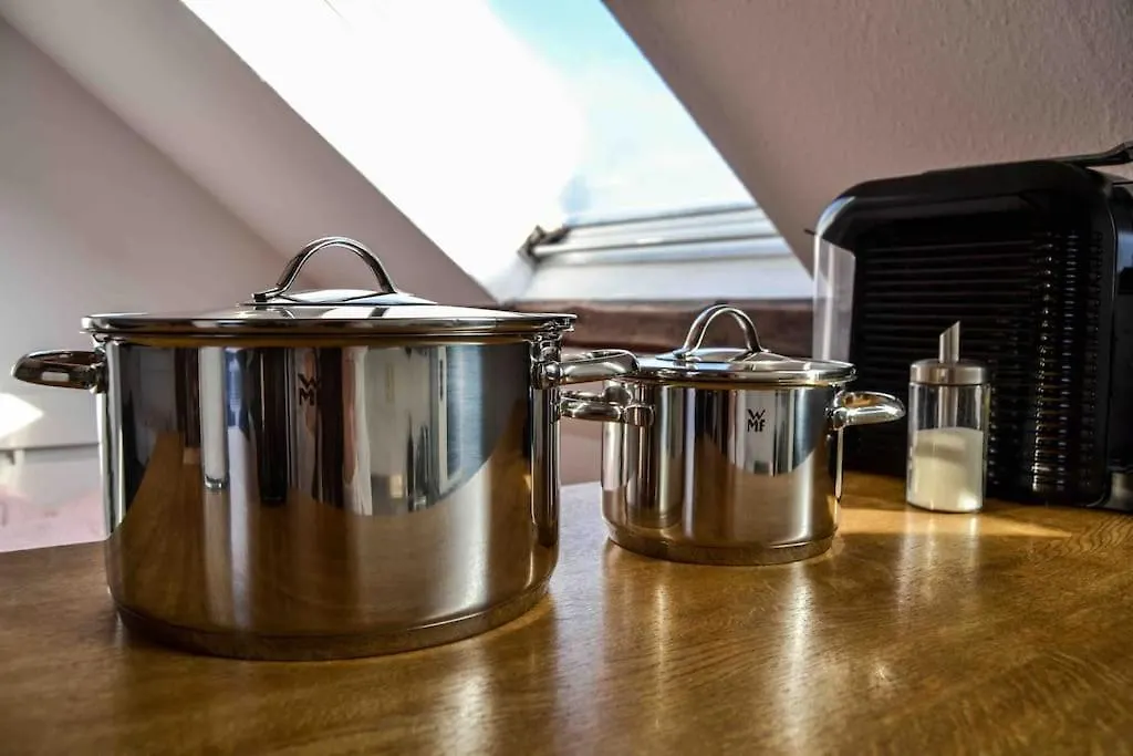 Schoene Dachgeschosswohnung Nahe Koeln contacts